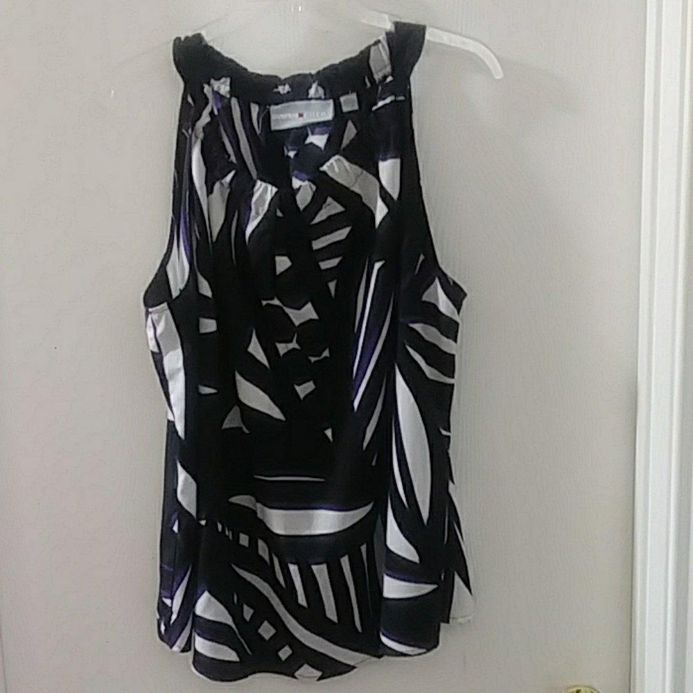 Multicolor scoop neck sleeveless top